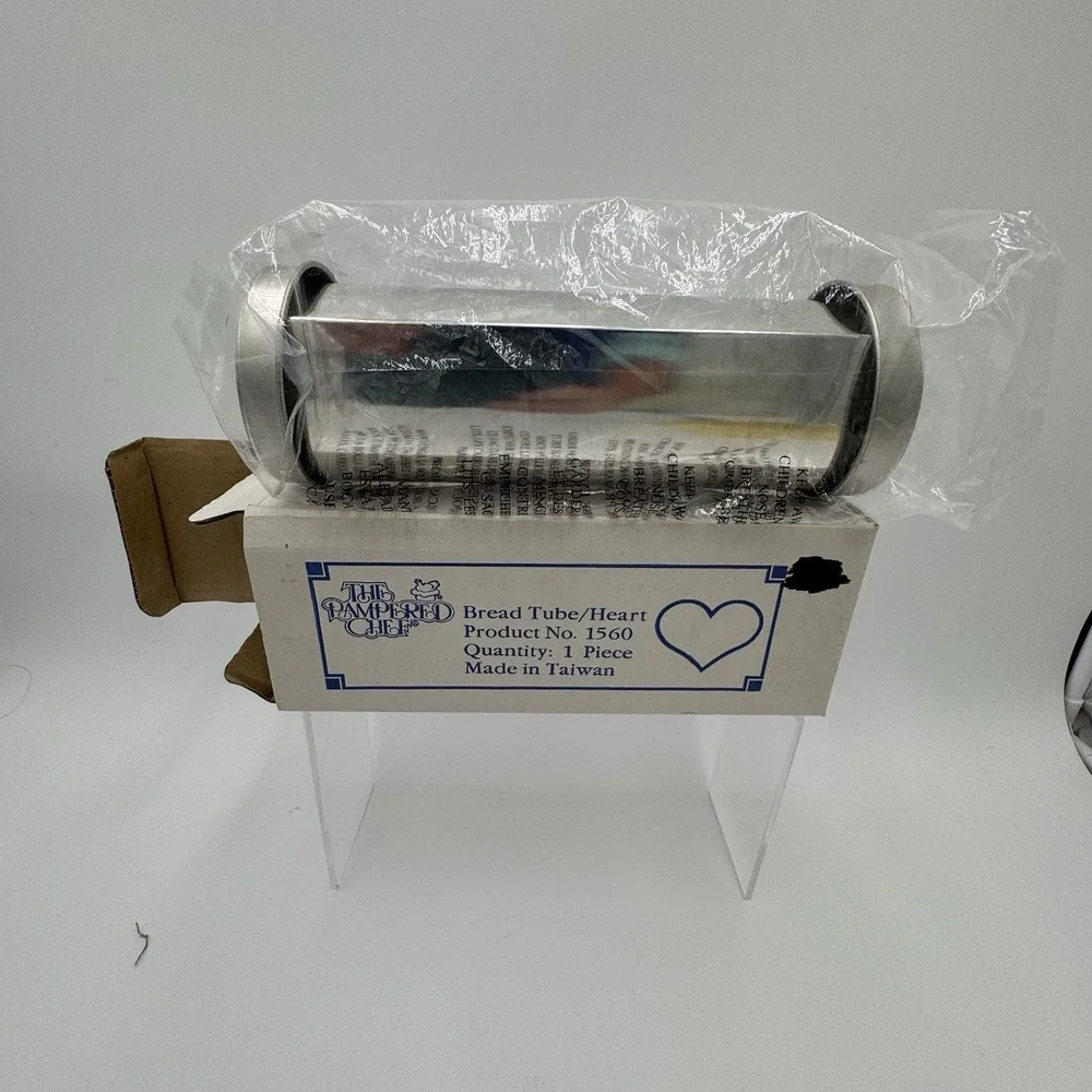 THE PAMPERED CHEF‎ Valtrompia Bread Tube HEART Shape #1560